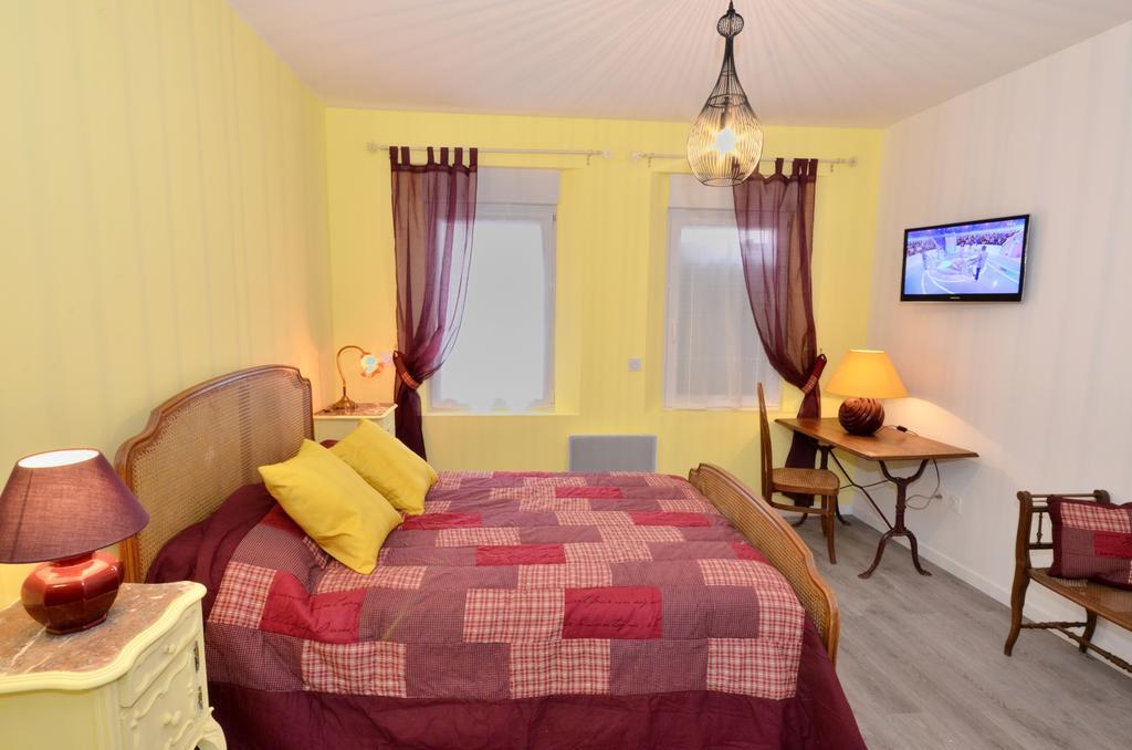 Hotel De La Villa Biron Сент-Уан Номер фото